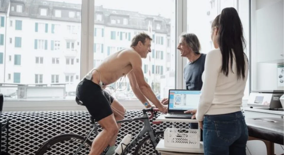Diagnostica della performance in bicicletta con ECG nello studio